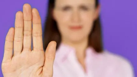 4 lucruri pe care le dezvăluie mâinile despre sănătatea ta