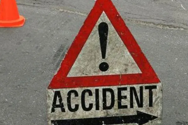 ACCIDENT în lanţ pe DN 1: 10 autoturisme s-au tamponat din cauza poleiului