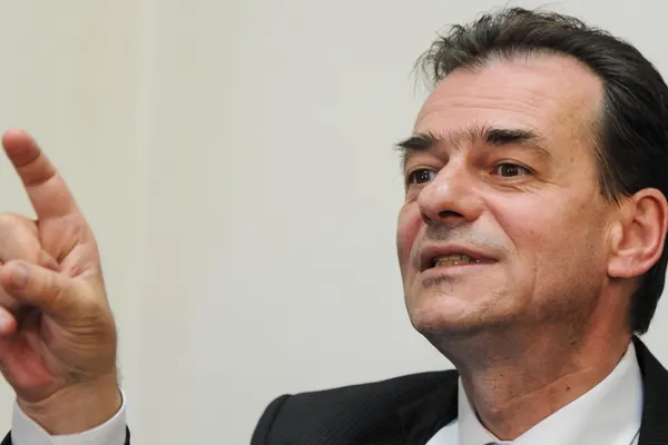 Orban anunţă primirea în grupul PNL de noi parlamentari, independenţi, pentru conturarea majorităţii