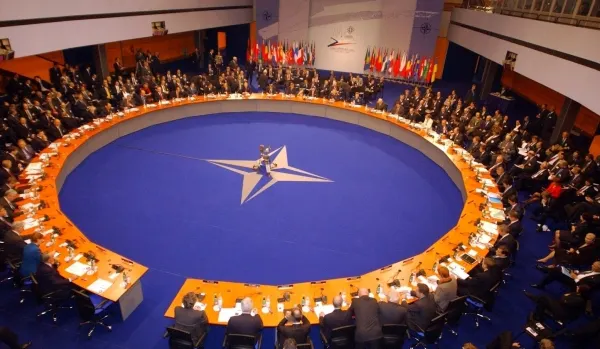 România va contribui cu 500.000 de euro în 2015 la Fondul de sprijin al NATO pentru Ucraina