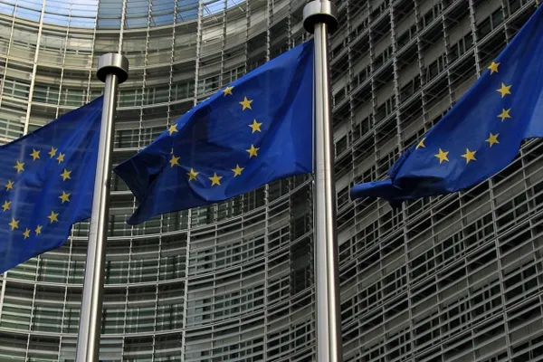 Noi sancţiuni UE pentru Rusia. Pe listă se află doi viceminiştri ai apărării şi un cântăreţ