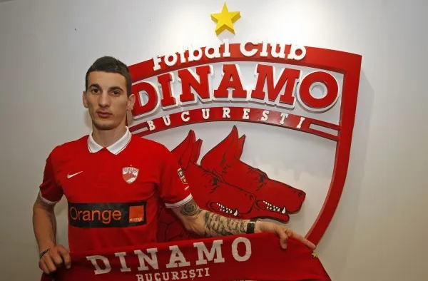 Dinamo a transferat un fundaş din Italia