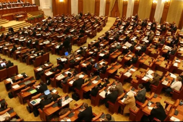 Grupurile PNL și PDL din Senat au fost comasate
