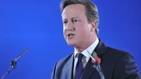 Ucraina: David Cameron evocă ideea excluderii Rusiei din sistemul bancar Swift
