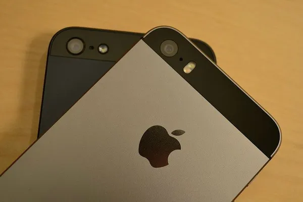 iPhone ucide! Cum a sfârșit o tânără din Rusia din cauza telefonului ei foarte scump!