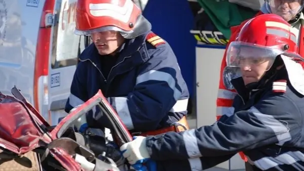 Accident cumplit în judeţul Dâmboviţa: trei răniţi, între care un poliţist