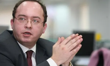 Pensii speciale: Ministrul Afacerilor Externe apreciază că meseria de diplomat justifică o retribuţie pe măsură