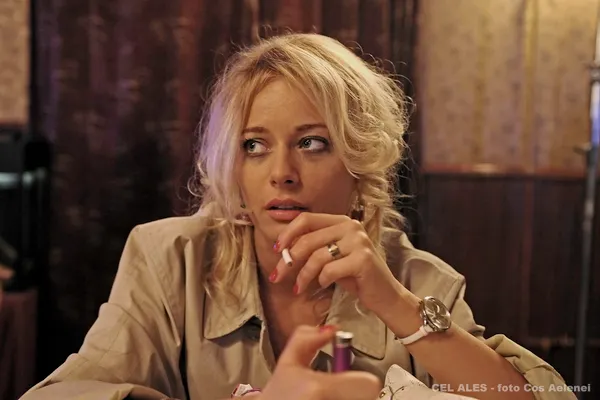 Laura Cosoi descatusata joaca rolul "Nora" în filmul “CEL ALES”