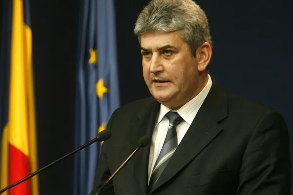 Oprea: Lucrez cu Mircea Dușa și cu toate structurile sindicale să facem o lege a pensiilor militare