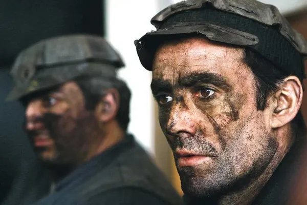 Protestele minerilor din Gorj iau amploare.Tot mai mulți sunt blocați în subteran și în greva foamei