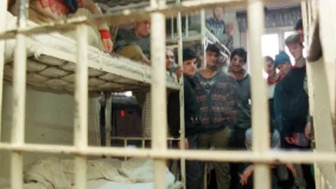 Protest, în fața Guvernului, față de condiţiile din penitenciare