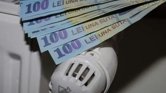 Românii sunt disperați, se anunță facturi URIAȘE la încălzirea centralizată. Guvernul și primăriile își pasează responsabilitatea