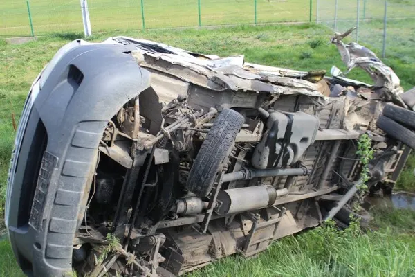 Accident grav în Satu Mare, cu un microbuz, un tir şi un BMW: 5 răniţi, la spital