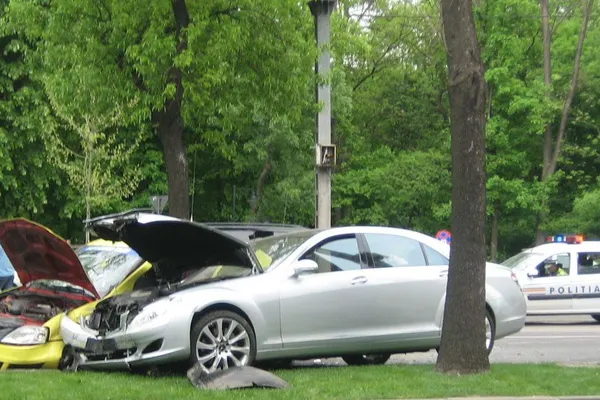 Accident pe Șoseaua Kiseleff. Două persoane au ajuns la spital