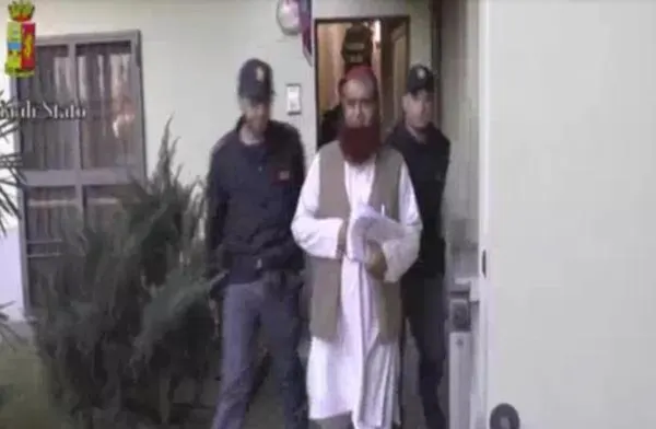 Atentat la adresa Papei, dejucat în Italia! Terorişti afiliaţi Al-Qaeda, arestaţi