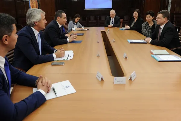 Comisia Europeană avertizează guvernul Ponta: Reducerea TVA, efect negativ substanțial
