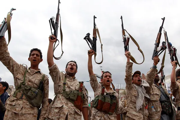 Grupul Houthi din Yemen recunoaște că a atacat Israelul în coordonare cu Iranul
