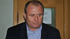 Accident. Un deputat PSD, rănit după ce a intrat cu mașina într-un stâlp