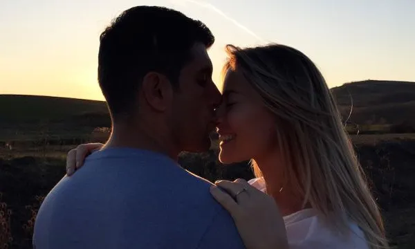 Laura Cosoi, cerere surpriză în căsătorie, în faţa întregii familii. Ce i-a răspuns iubitului său