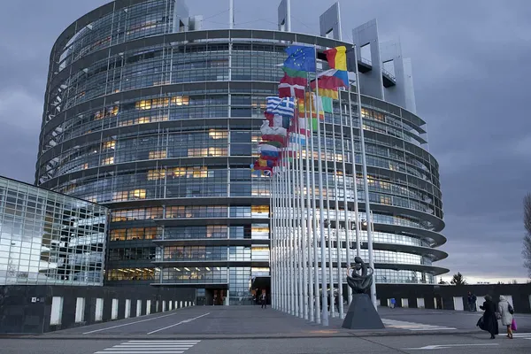 Europarlamentarii PSD, lobby pentru înlocuirea Realitatea TV cu Antena 3 în Parlamentul European
