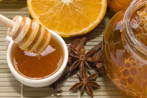 Miere şi scorţişoară, ingredientele perfecte pentru sănătatea ta. Iată cum să le combini