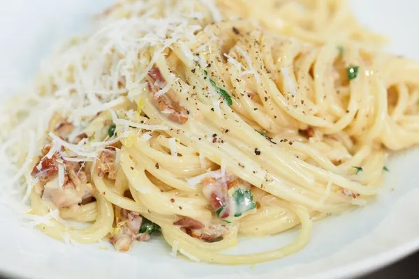 Secrete de la un chef italian ca sa gatesti cele mai bune paste carbonara