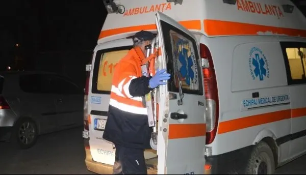 Accident grav, lângă Iaşi. Un şofer beat s-a izbit cu maşina de un pod