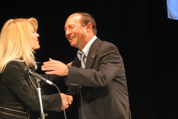Băsescu, răspuns pentru Adriana Săftoiu privind dezvăluirile din carte despre el și Elena Udrea
