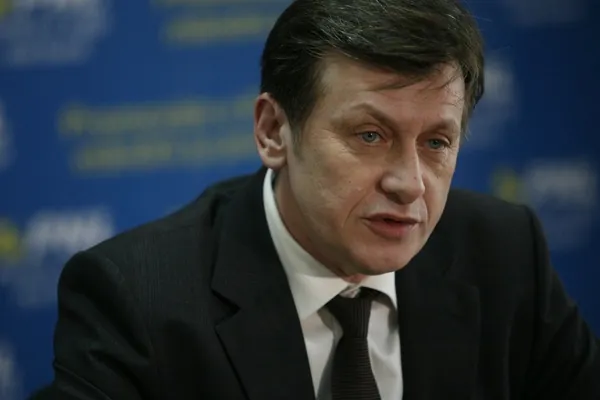 Crin Antonescu, explicaţii despre retragerea de la şefia PNL şi ieşirea din politică