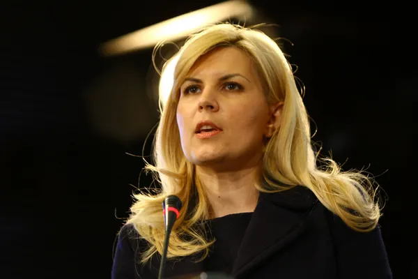 Elena Udrea poate fi reţinută, nu şi arestată. Scandal în Parlament, după vot
