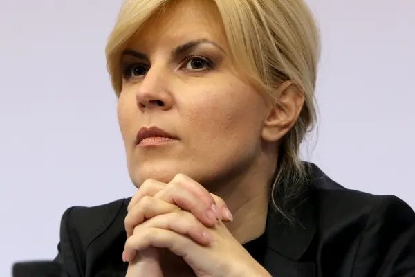 Elena Udrea poate fi reţinută. Prima reacţie: "Nu contest votul. Vreau să port din nou cătuşe"