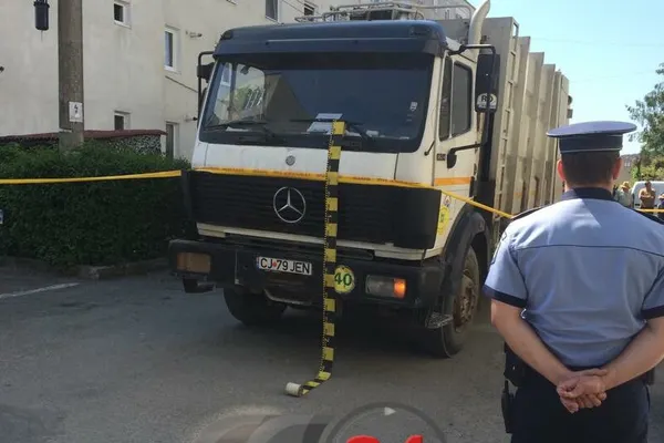 Tragedie la Dej: o femeie a fost accidentată mortal de camionul salubrităţii