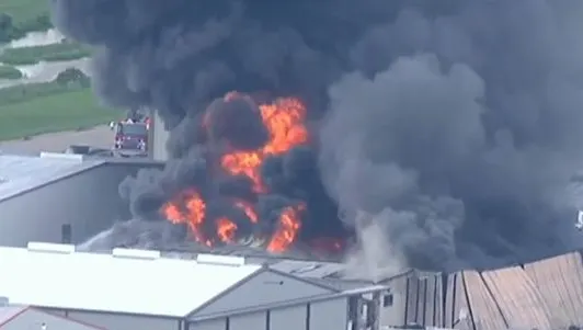 Incendiu de proporţii în Ucraina. Cel puţin o persoană a murit