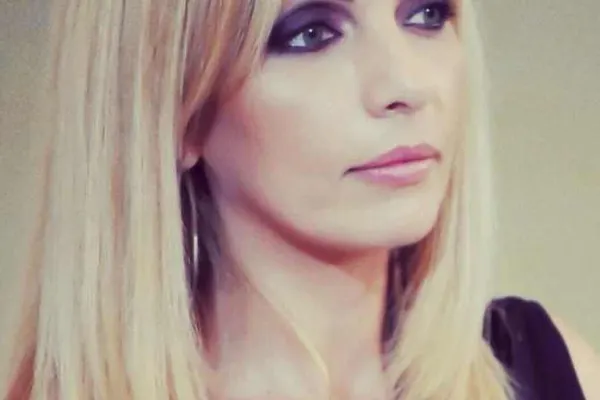 Avocata Alinei Bica, Laura Voicu, candidează la șefia Baroului, deși se află sub control judiciar