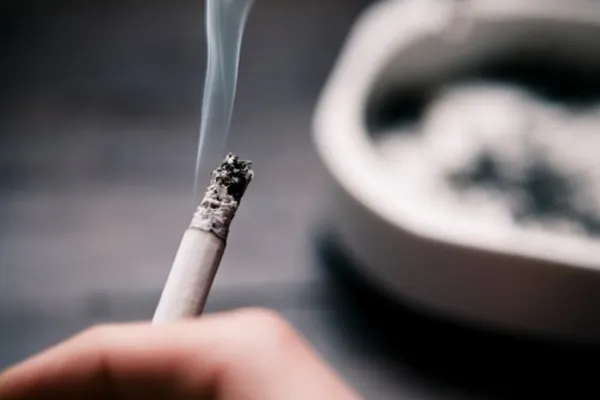 Anunţ de ultimă oră privind legea anti-fumat. Unde se va putea fuma în restaurante şi baruri