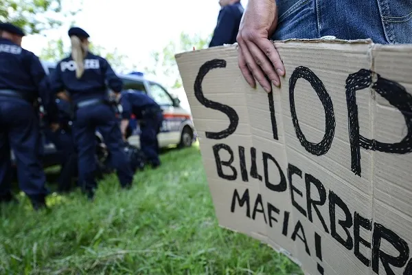 Teoria conspirației: Soarta Greciei a fost decisă de grupul Bilderberg