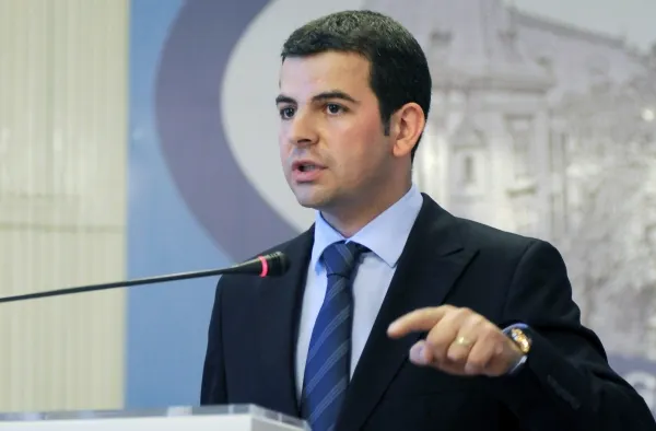 Reducerea TVA la alimente s-a topit în scumpiri. Constantin recunoşte: "Au fost creşteri de preţ"