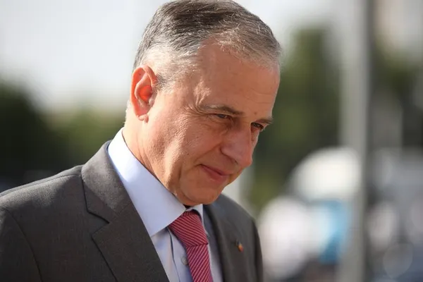 Mircea Geoană: "Guvernarea nu poate să fie un loc de muncă part-time"