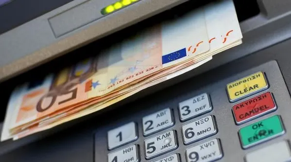 O mie de sucursale bancare vor fi redeschise în Grecia, pentru plata pensiilor