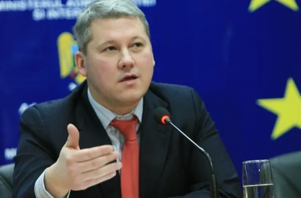 Predoiu acuză Guvernul de ajutorul netransparent acordat OMV Petrom