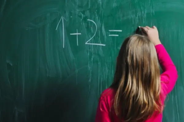 EVALUARE NAŢIONALĂ 2015. Realitatea.net va publica BAREMELE la proba MATEMATICĂ