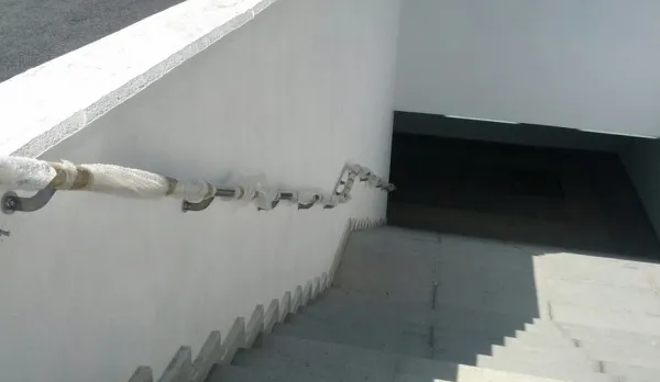 S-a deschis pasajul pietonal de la Casa Presei, însă bucureştenii  îl evită