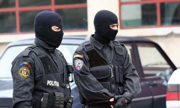 200 de polițiști, percheziții pentru evaziune fiscală de 5 milioane de euro