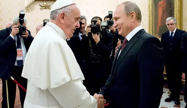 Putin încearcă să rupă izolarea printr-o vizită oficială în Italia