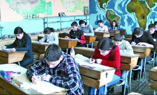 Prea mulţi elevi abandonează şcoală. Cum vrea Guvernul să reducă acest fenomen
