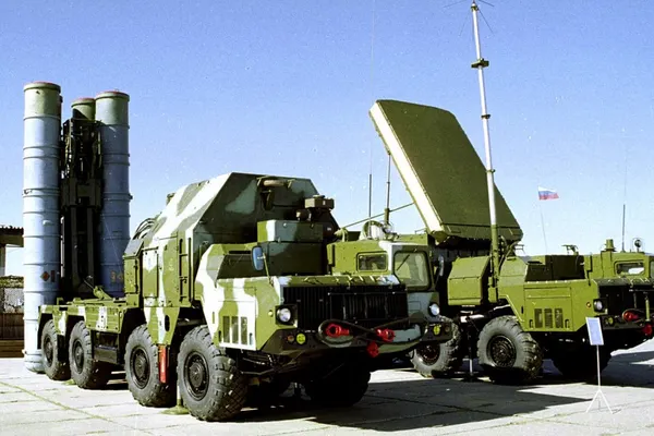 Rusia va livra Iranului rachete de tip S-300, în urma anulării restricţiilor