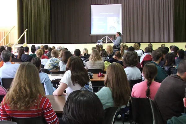 Bacalaureat 2015. Proba de istorie, anulată parţial în Belgia: subiectele au apărut pe Facebook