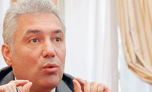 Videanu, lăsat de instanţă să plece în Italia după marmură