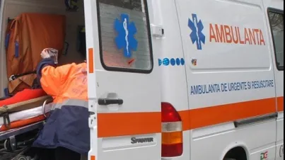 Patru copii şi 11 adulţi, intoxicaţi după ce au mâncat la un restaurant din Păltiniş