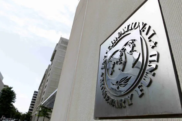 Raport sumbru al FMI: Recalcularea pensiilor ar trebui AMÂNATĂ! Se recomandă introducerea unor noi taxe